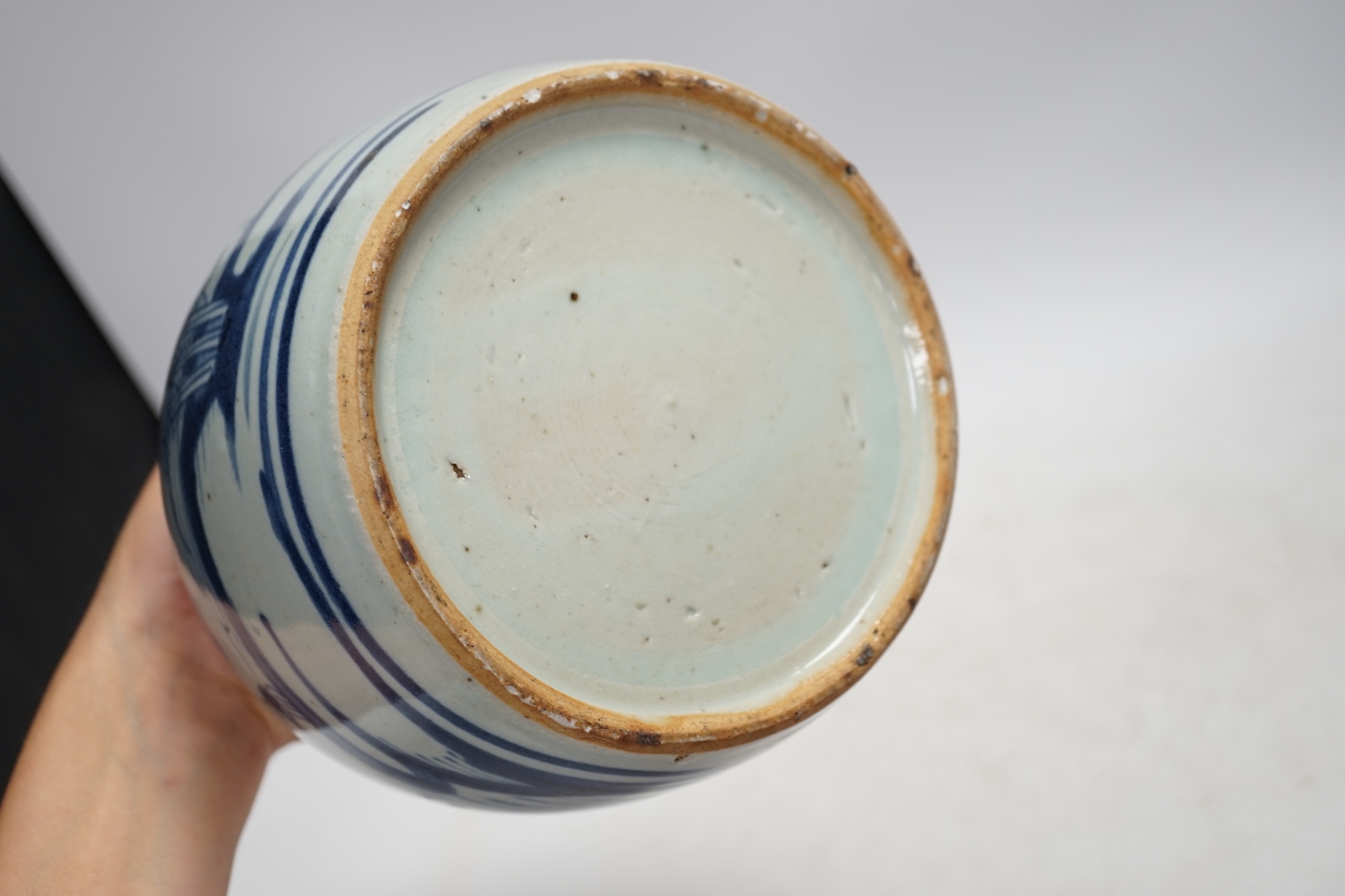 A Chinese blue and white jar and red cinnabar style lacquer tray, jar 16.5cm high. Condition - fair